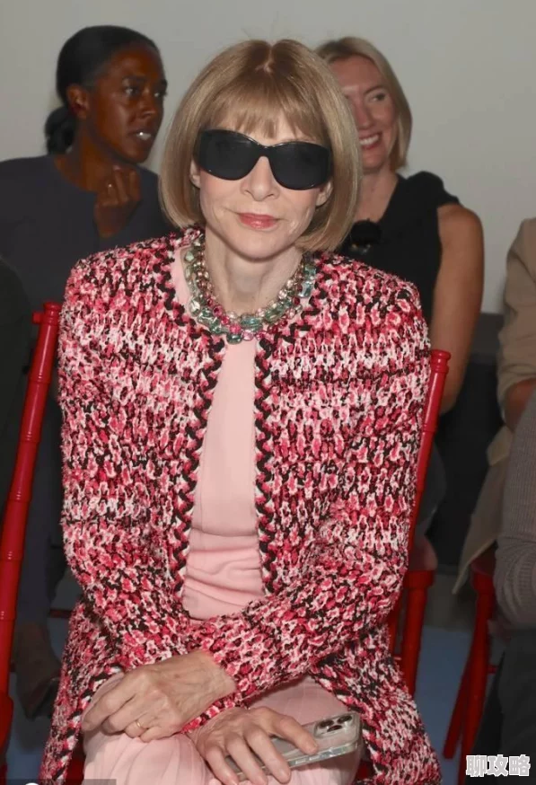 2025年明日之后春节时装评测:新款设计如何,价格需要多少? 2025年明日之后春节时装评测:新款设计如何,价格需要多少?